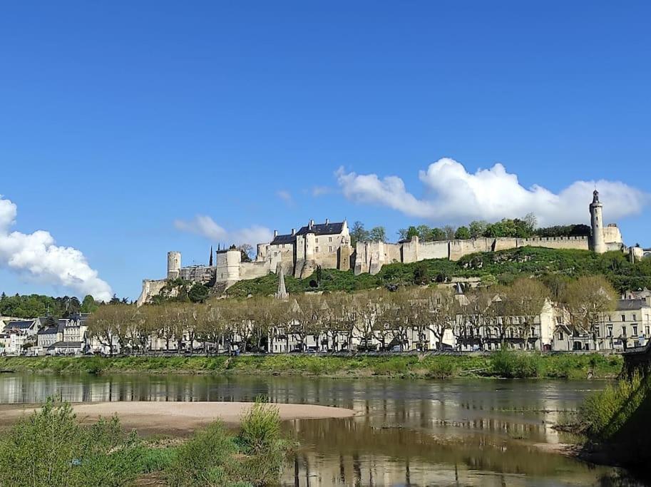 Chaleureuse Maison De Ville Avec Parking Gratuit Chinon Bagian luar foto