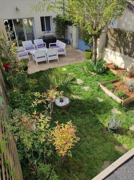 Chaleureuse Maison De Ville Avec Parking Gratuit Chinon Bagian luar foto